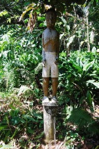 A Hundreds of years Baluntang , an Unrecorded Cultural Statue baluntang sculptur dayak maanyan central borneo